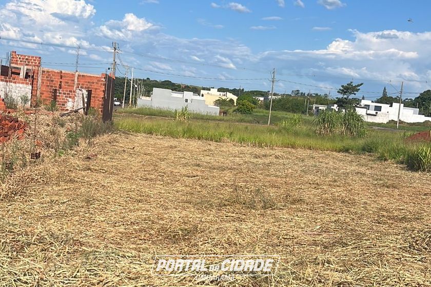 Terreno &agrave; venda - 180m&sup2; - Jardim Aeroporto