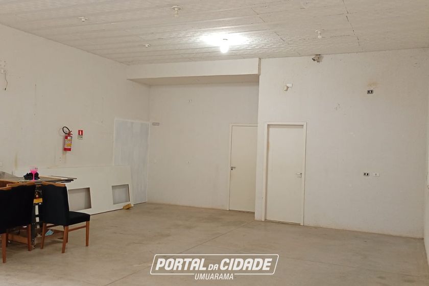 Sal&atilde;o Comercial para alugar - 180m&sup2; - Parque Residencial da G&aacute;vea