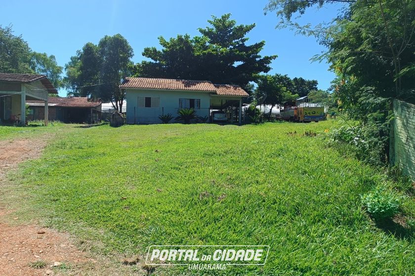Ch&aacute;cara &agrave; venda - 14000m&sup2; - Rural