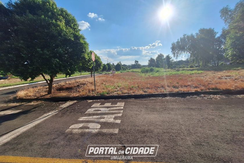 Terreno para alugar - 324m&sup2; - viena III