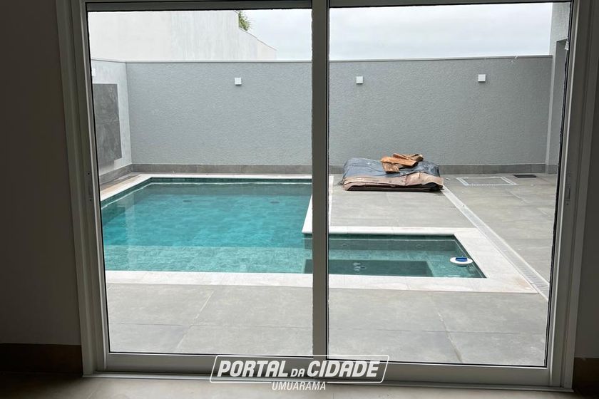 Casa &agrave; venda - 241m&sup2; - Zona VII