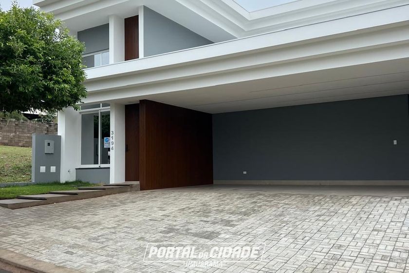 Casa &agrave; venda - 241m&sup2; - Zona VII