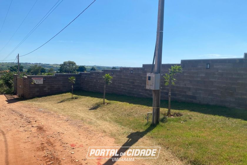 Ch&aacute;cara &agrave; venda - 2000m&sup2; - Pica Pau Amarelo