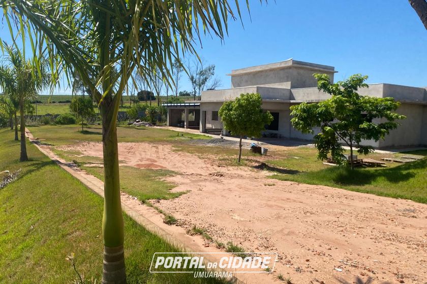 Ch&aacute;cara &agrave; venda - 2000m&sup2; - Pica Pau Amarelo