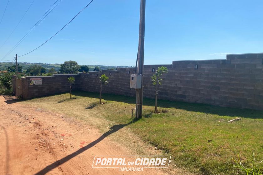 Ch&aacute;cara &agrave; venda - 2000m&sup2; - Pica Pau Amarelo