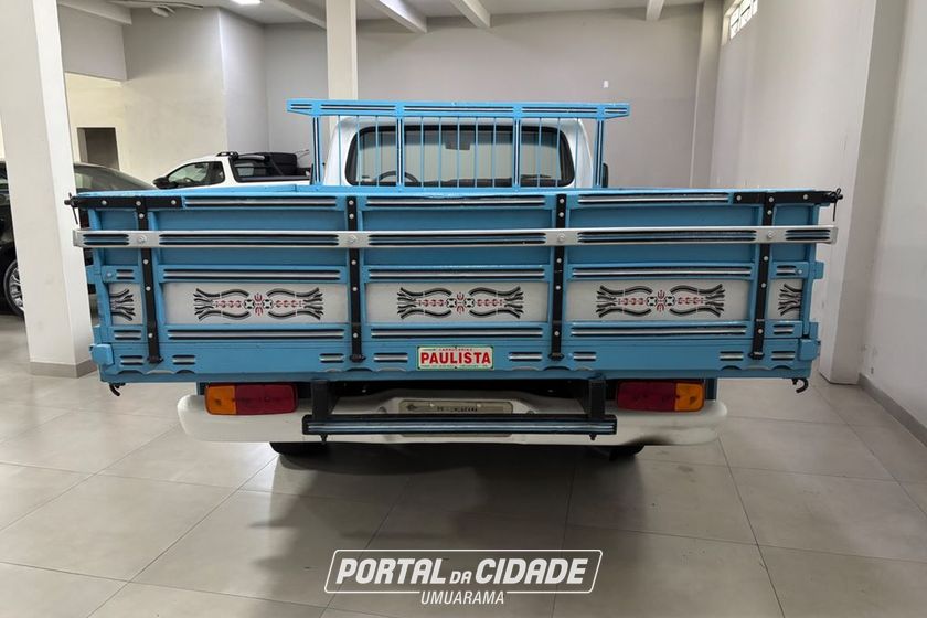 Ford F-1000