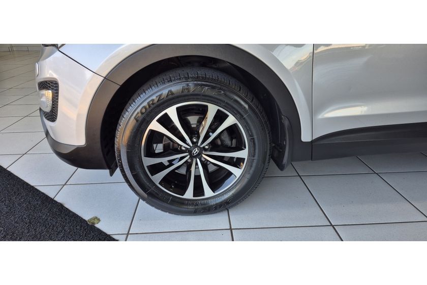 Hyundai Santa