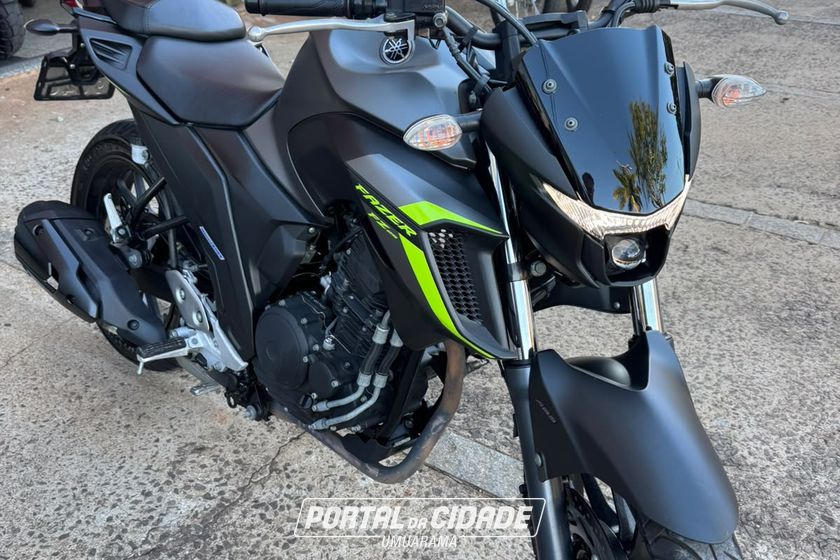 YAMAHA FZ25
