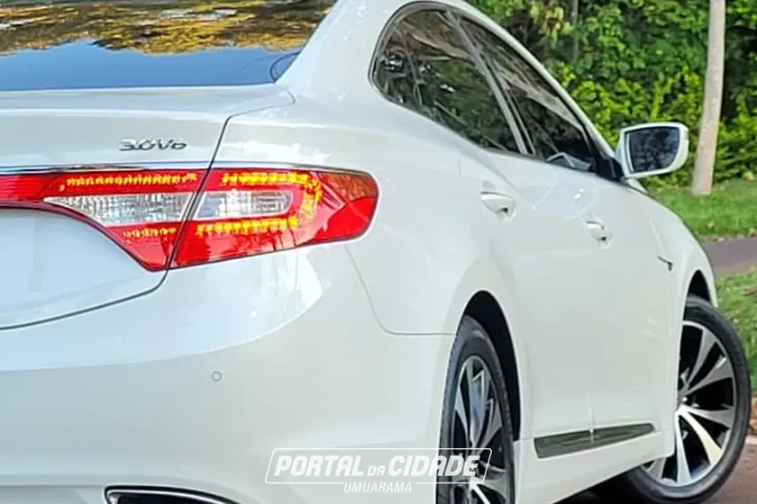 Hyundai AZERA