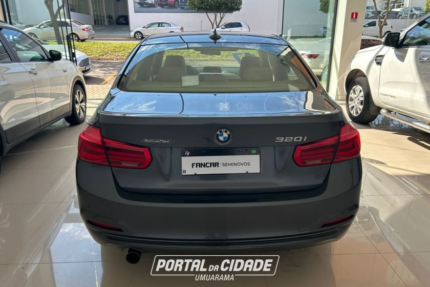 BMW 320iA