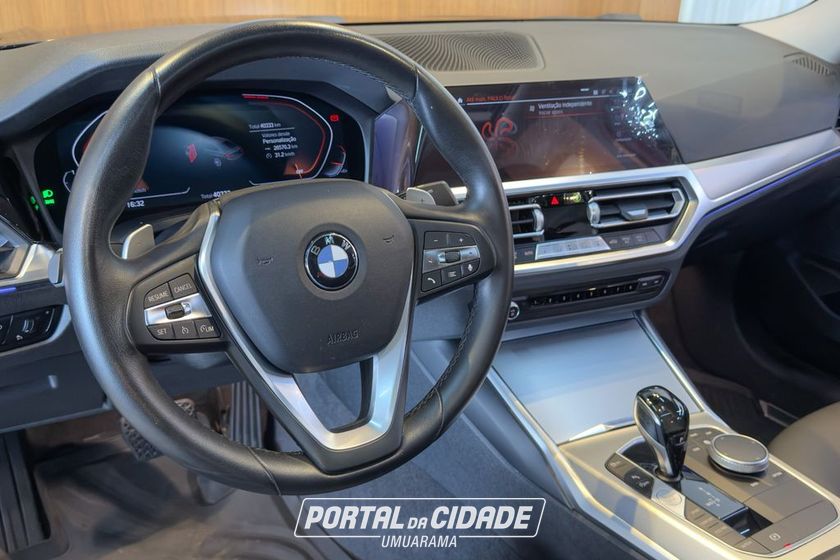 BMW 320iA