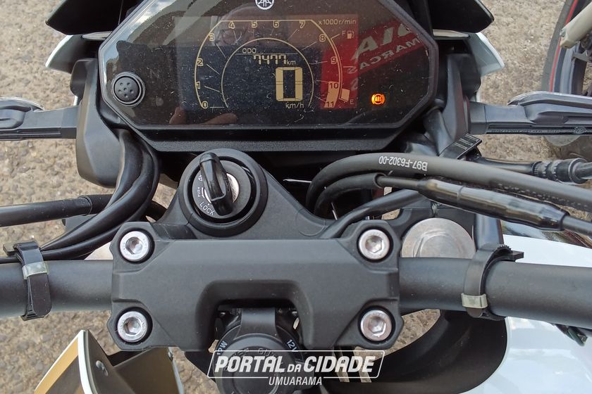 YAMAHA FZ25