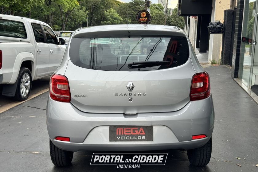 Renault SANDERO