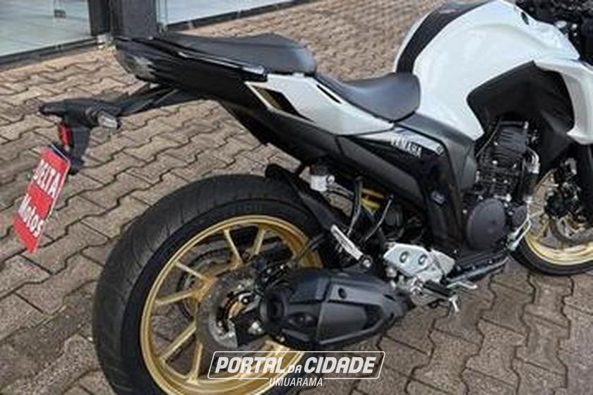 YAMAHA FZ25