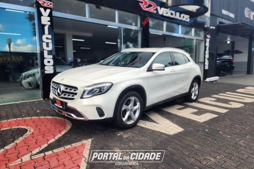 Mercedes-Benz CLA-200