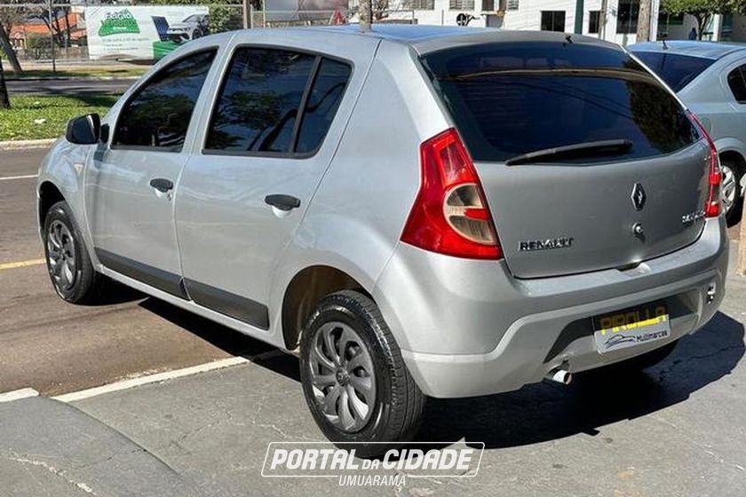 Renault SANDERO