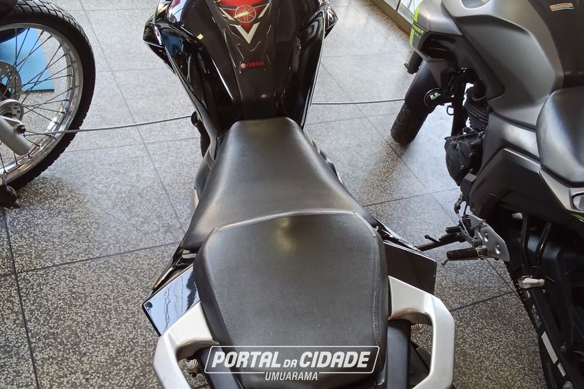 YAMAHA FZ25
