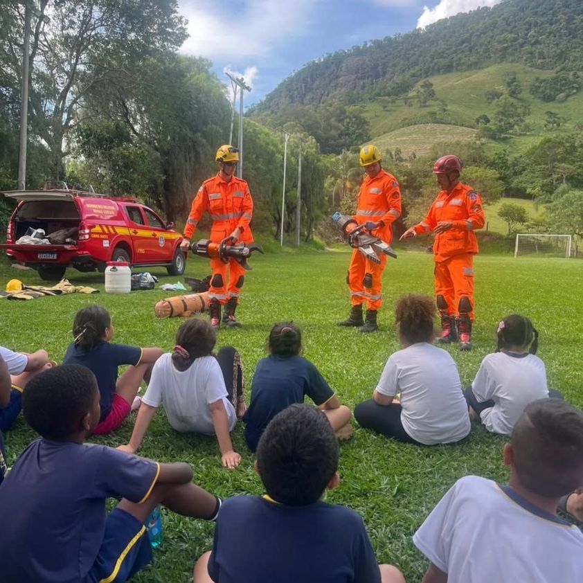 Bombeiros de Andradas realizam palestra de conscientização ambiental para crianças