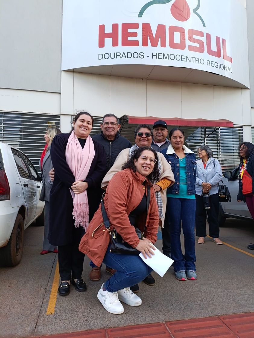 Moradores de Caarapó enfrentam o frio e doam sangue em Dourados Moradores de Caarapó enfrentam o frio e doam sangue em Dourados
