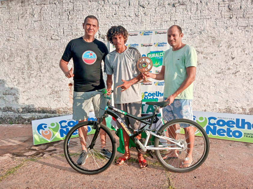 Competição de manobras em bicicletas atrai jovens e o esporte ganha força