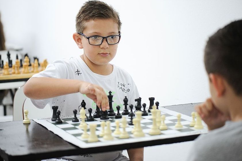 Aulas gratuitas de xadrez têm inscrições abertas para crianças e  adolescentes