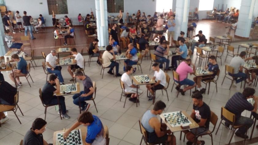 Campeonato de xadrez reunirá 1,5 mil alunos no Pacaembu - 25/06/2013 -  Folhinha - Folha de S.Paulo