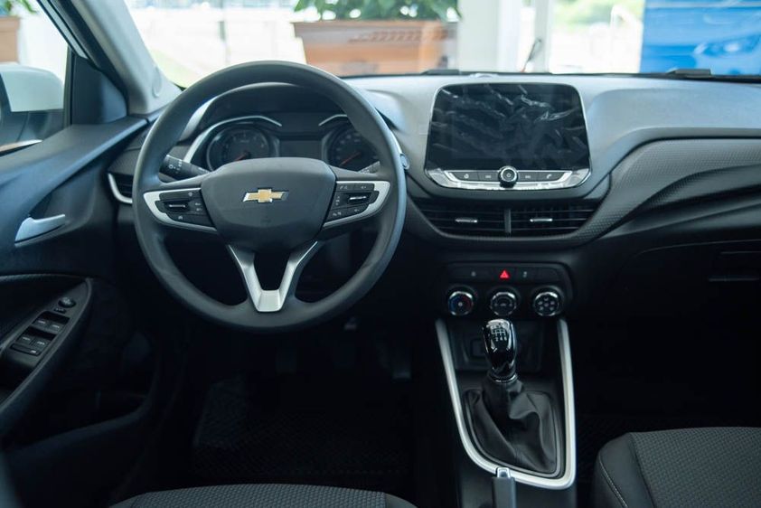 Chevrolet Onix Plus 2024: um campeão de vendas com tecnologia e estilo