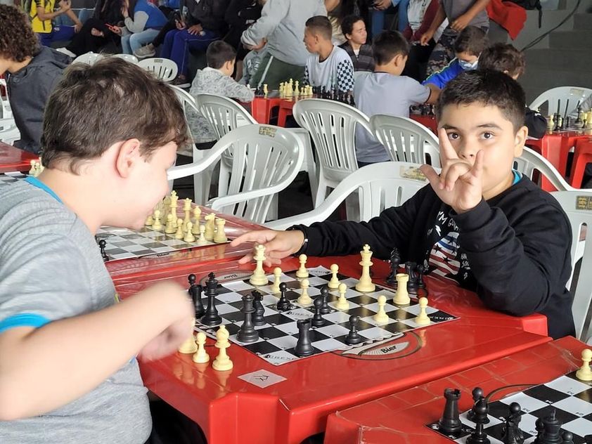 10 enxadristas mirins de Campo Mourão participam da final do