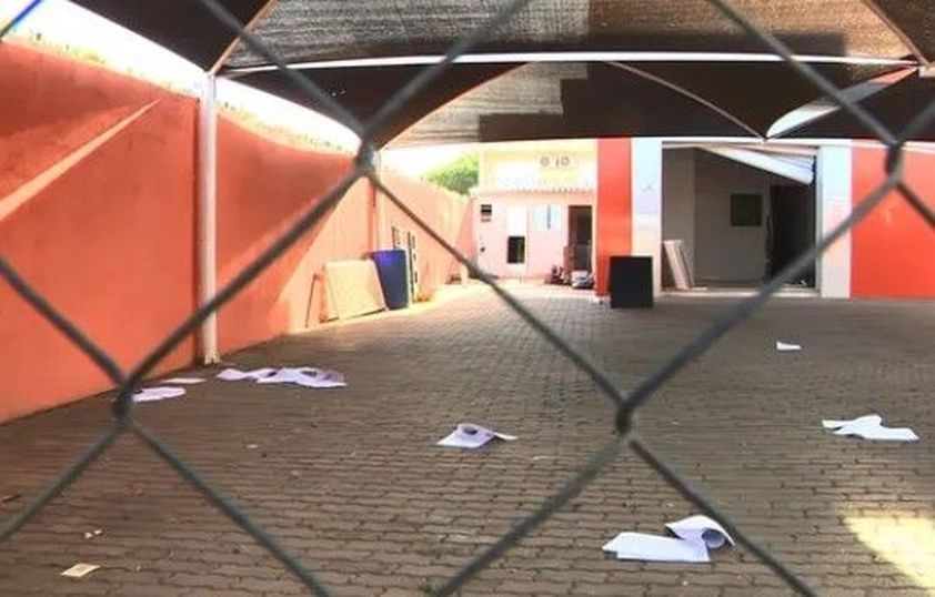 Endereço onde ficava a empresa está em completo abandono