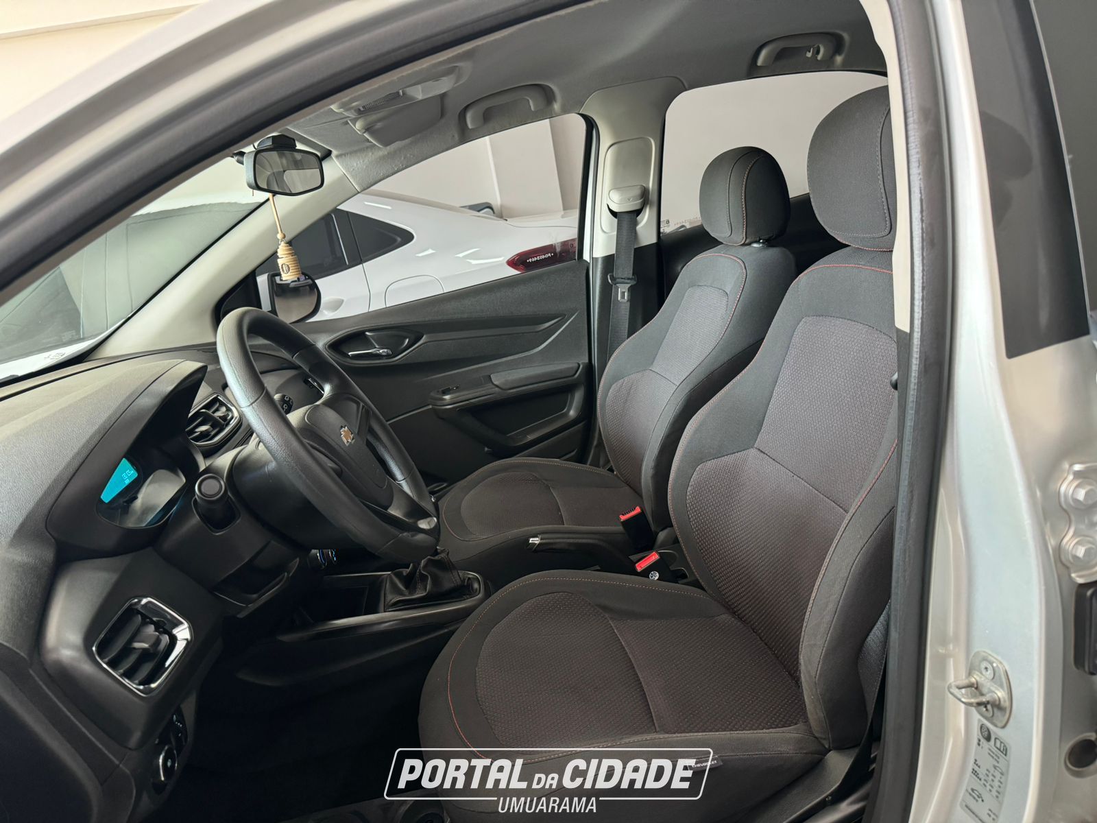 GM Chevrolet ONIX HATCH LT 1.4 8V FlexPower 5p Mec. 2015/2015