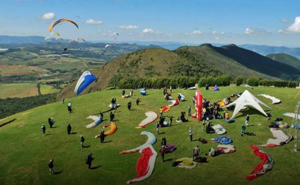 Pico do Gavião é escolhido para sediar Panamericano e Mundial de Parapente