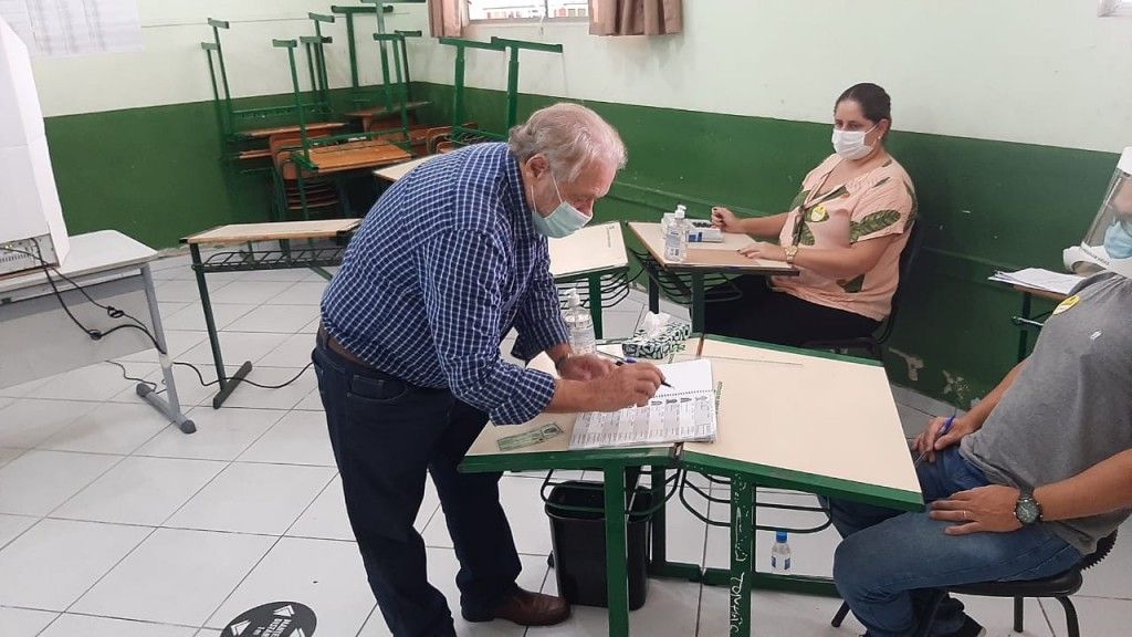 Ciro Roza vota no Feliciano Pires na tarde deste domingo