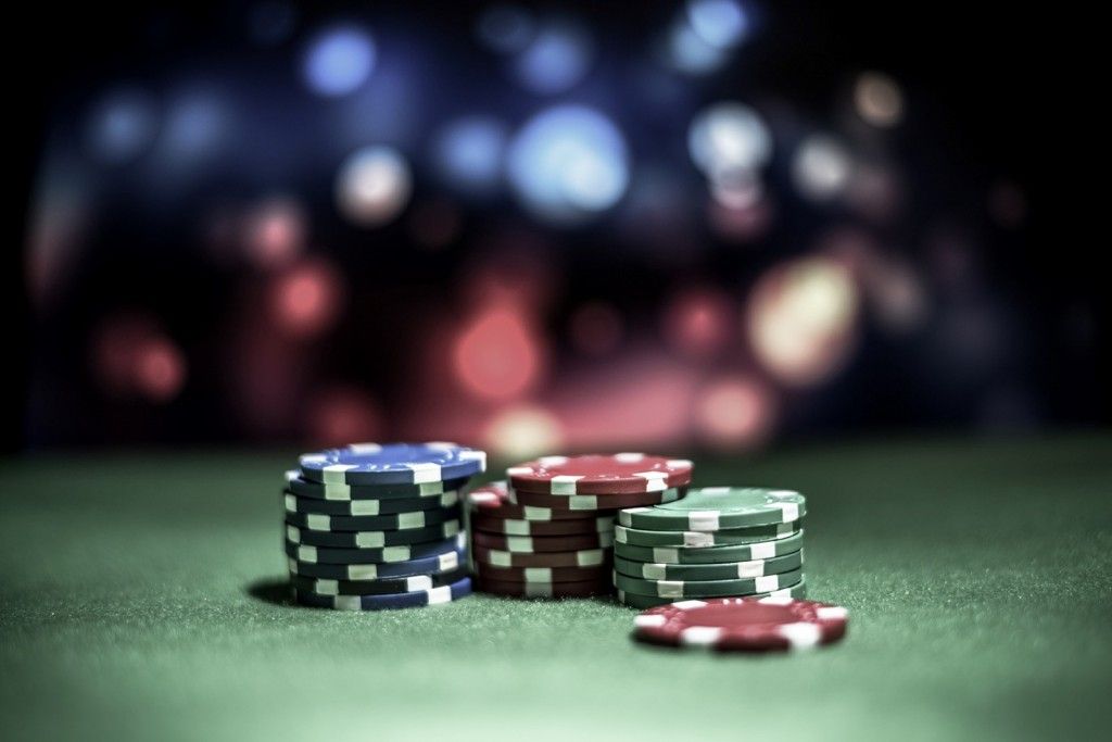 PRATICIDADE: Por que é mais fácil jogar poker online do que poker ao vivo 