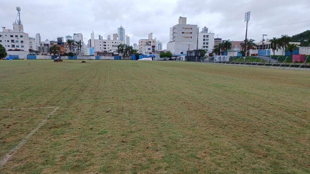 Gramado do Estádio Olímpico Regional foi revitalizado pelo FC