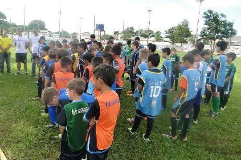 Prefeitura abre inscrições para Escolinha de Futebol no