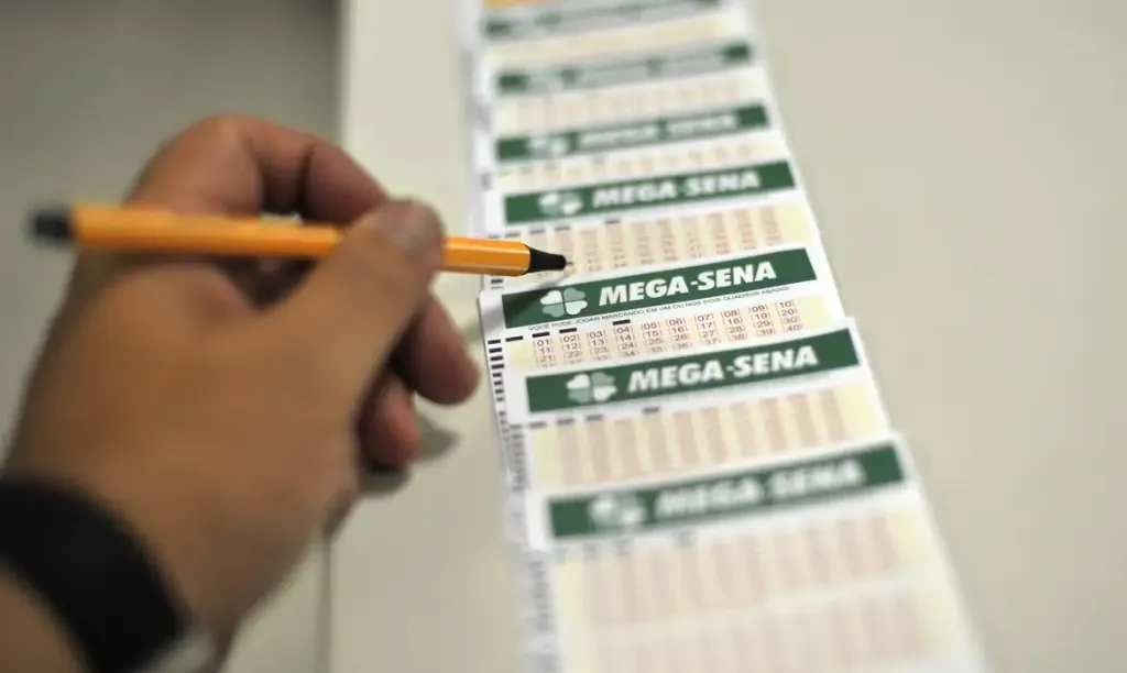 Bolão apostado em Blumenau fatura os R$ 117,5 milhões da Mega-Sena -  Mesorregional