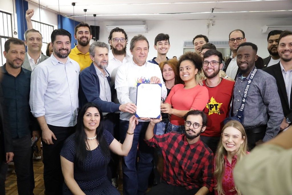 sancionada-a-lei-do-passe-livre-para-estudantes-de-foz-do-igua-u