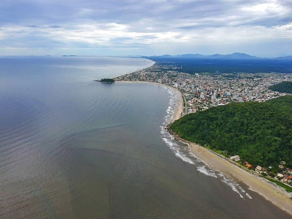 Guaratuba tem 37.974 habitantes, segundo estimativa do IBGE Guaratuba tem 37.974 habitantes, segundo estimativa do IBGE