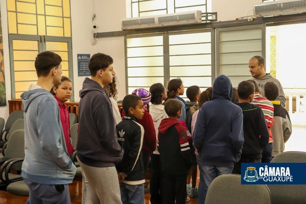 Câmara recebe visita de estudantes e professoras do Colégio