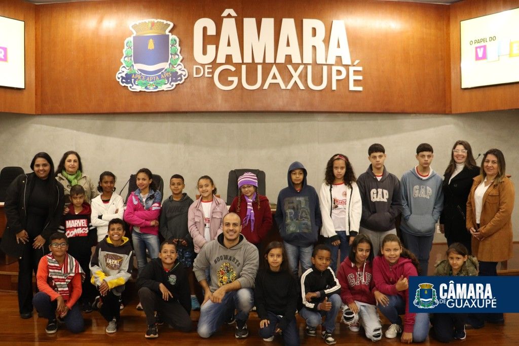 Câmara recebe visita de estudantes e professoras do Colégio