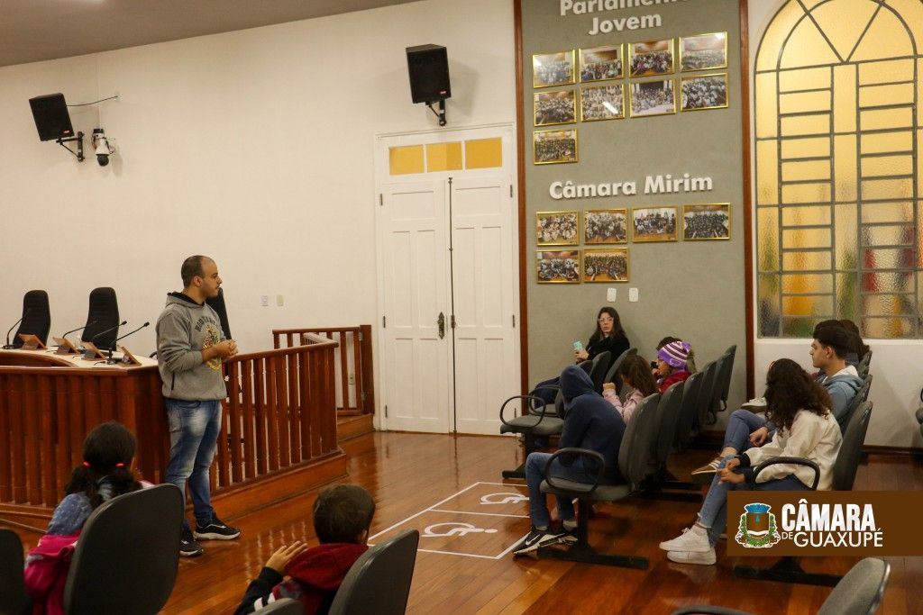 Câmara recebe visita de estudantes e professoras do Colégio