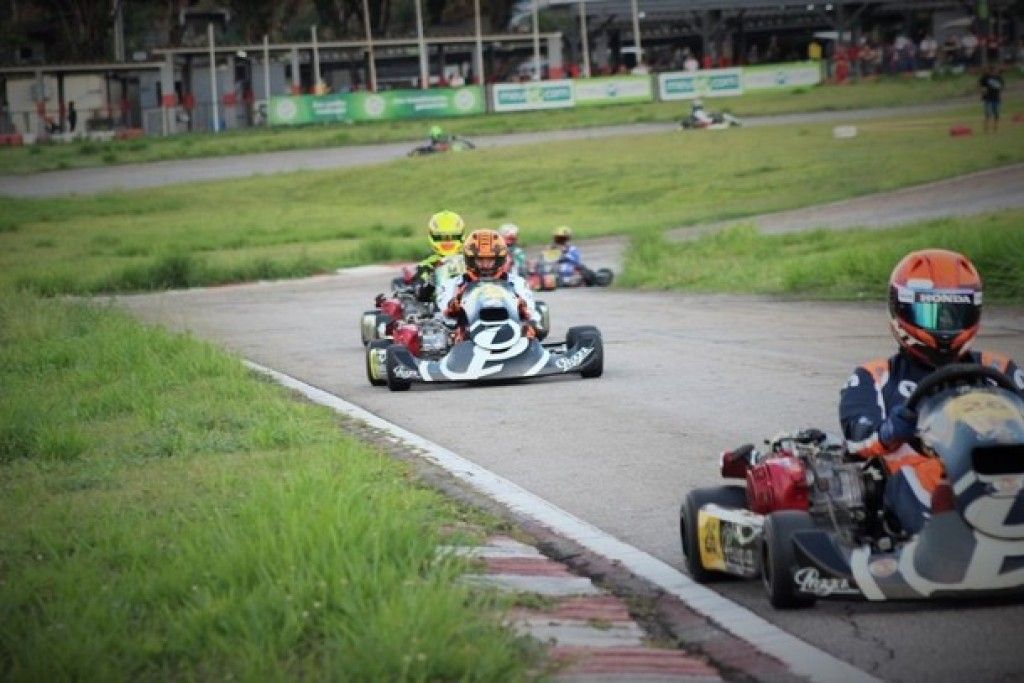 Desconto especial em Corrida de Kart com 20 voltas!