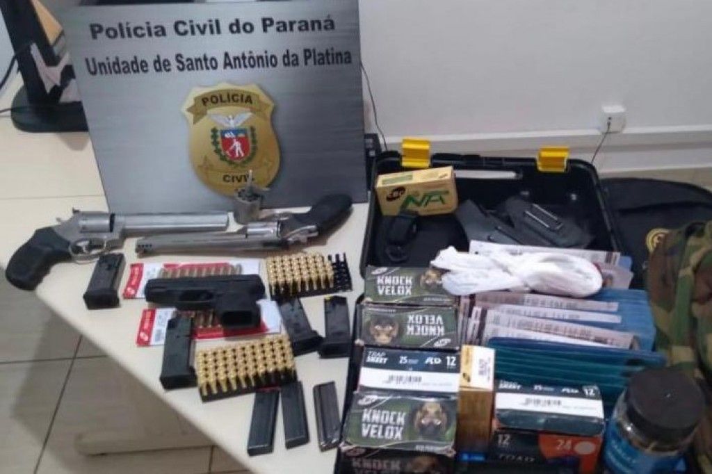 PM apreende armas de grosso calibre em Santo Antônio da Platina