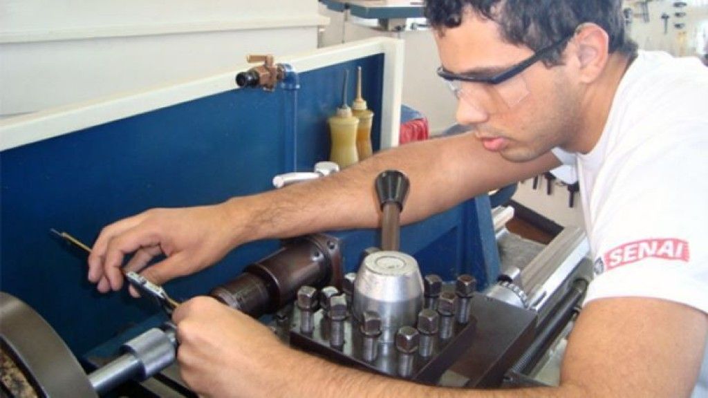 Abertas inscrições para nova turma do curso gratuito de ajustador mecânico