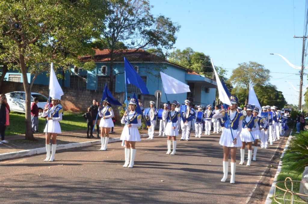 Desfile Cívico Escolar de Vargem Alta celebra a educação e a história local