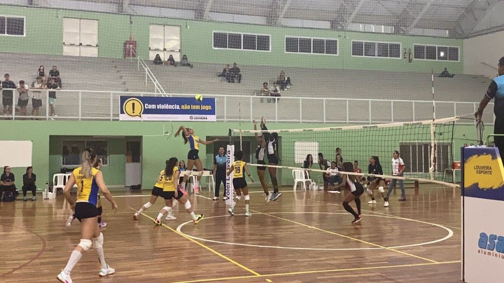 Meninas do vôlei de Rio Preto entram em quadra neste domingo pelo