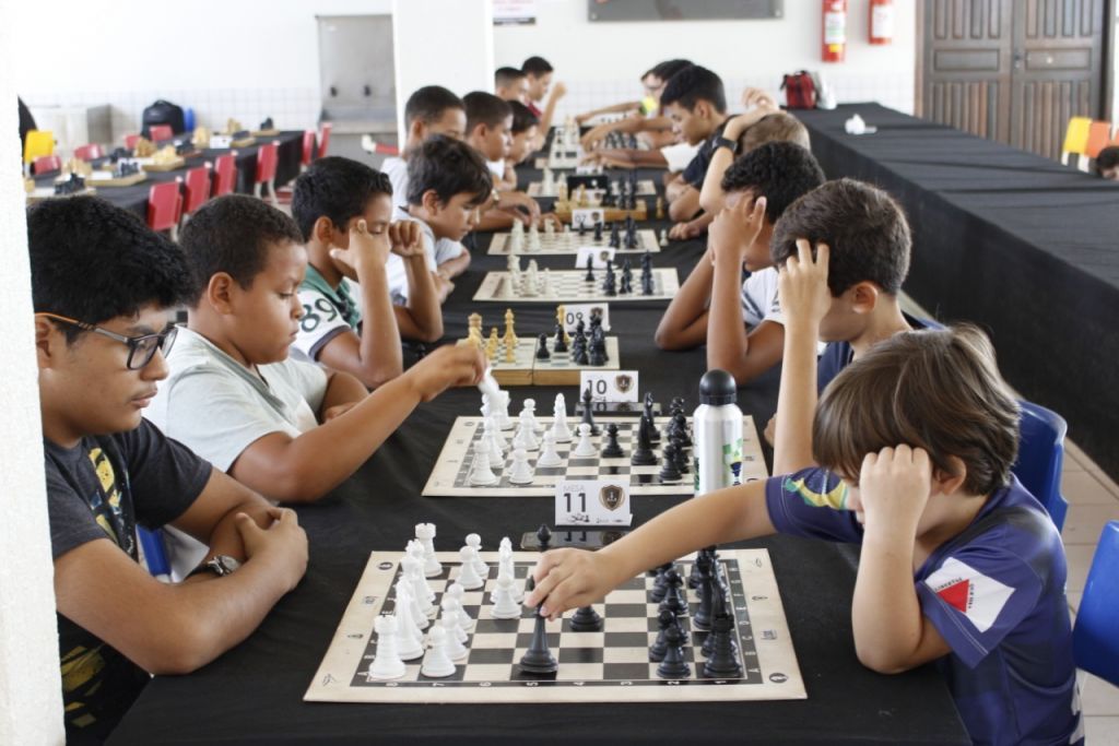 Crianças disputam Campeonato Mundial de Xadrez Escolar na