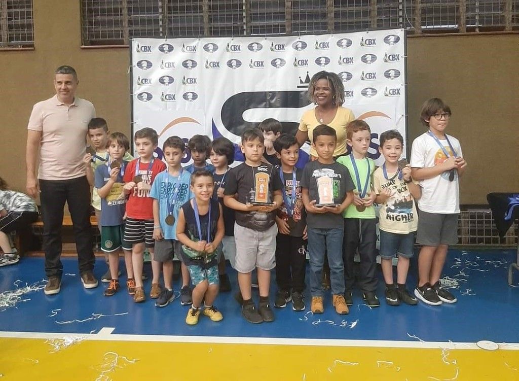 Esporte conquista quatro títulos no Circuito Solidário de Xadrez