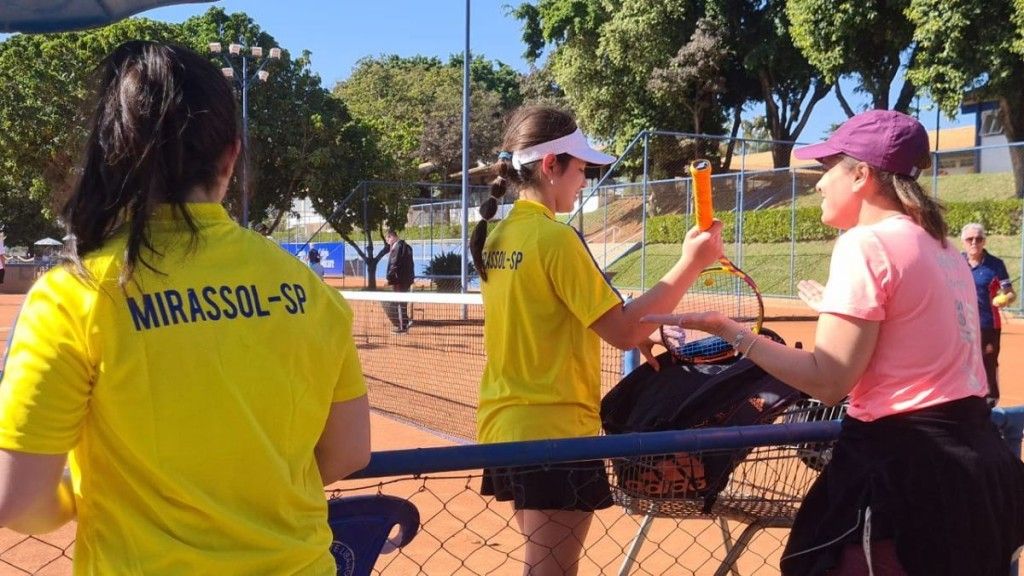 Tênis feminino de Mirassol vence Rio Preto e garante vaga na fase