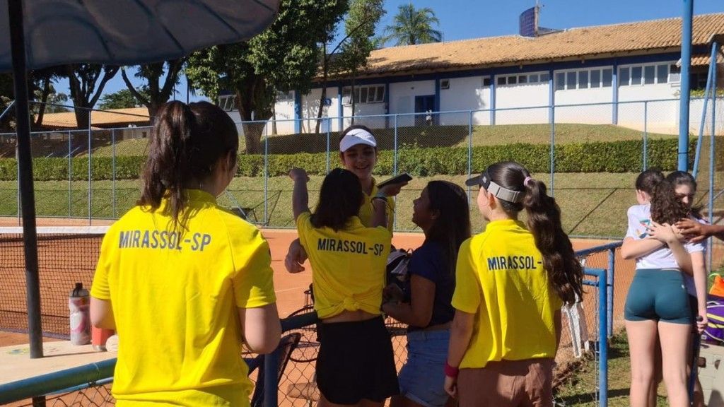 Tênis feminino de Mirassol vence Rio Preto e garante vaga na fase